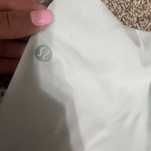 White High Rise Lululemon's Aligns 🤍 - Picture 3 of 4